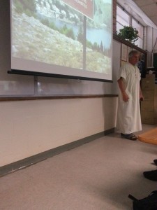The Idiot introduced students to the dishdasha, a well-known Arab garment." (Photo: CJ Busch) width=