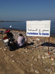 Iskenderun companies don't just pollute. Iskenderun Iron & Steel Works and others also block a MedTrekker's access to the seaside. Shame!