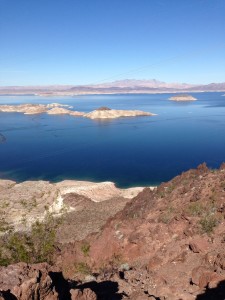 Sizing up the level of Lake Mead before taking the first steps around it.