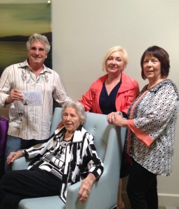 The Idiot's mother and two sisters-in-law joined him for a Mlunch on Mother's Day in Redding, CA.